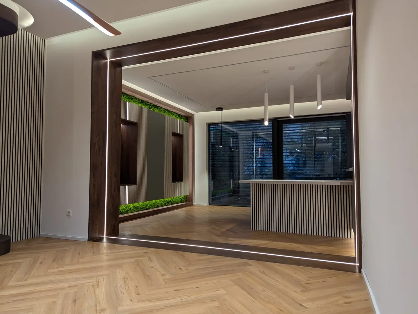 Interieur mat agebaute Wand-Elementer