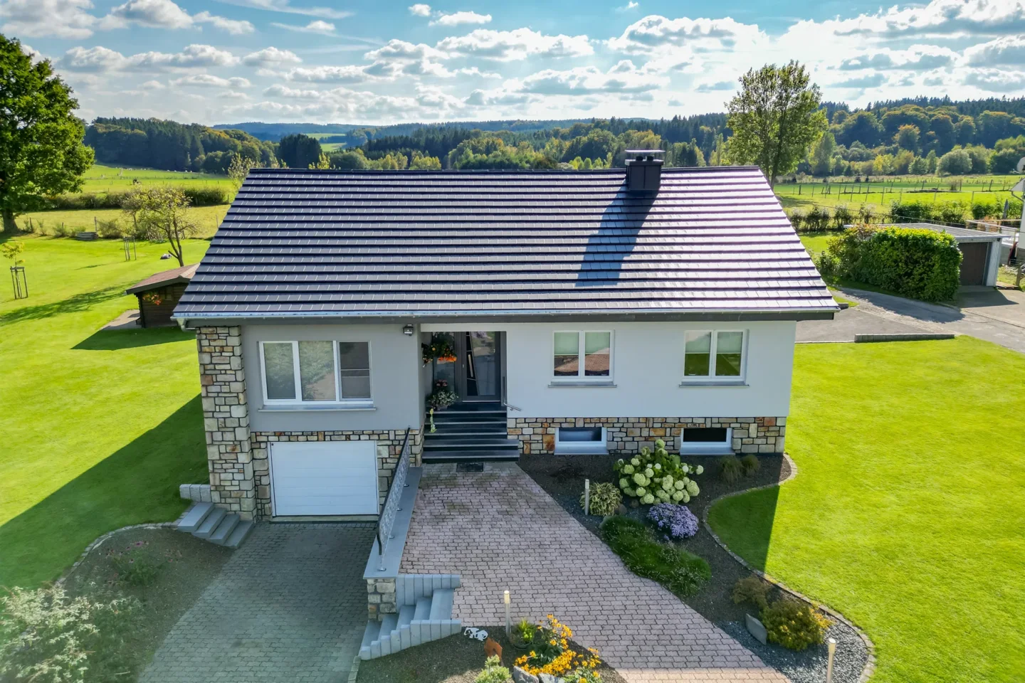 Re-covered roof with an integrated photovoltaic system